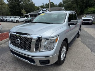 Used 2018 Nissan Titan SV image 1