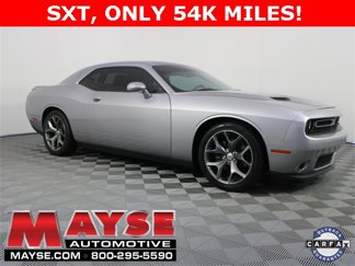 Used 2017 Dodge Challenger SXT image 1