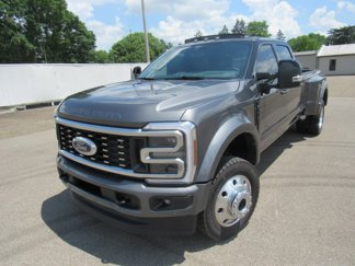 Used 2025 Ford F450 Platinum w/ FX4 Off-Road Package image 1
