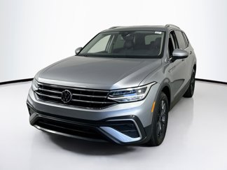 Used 2024 Volkswagen Tiguan SE image 1