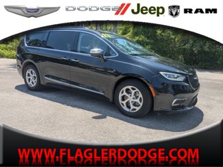 Certified 2023 Chrysler Pacifica Limited image 1