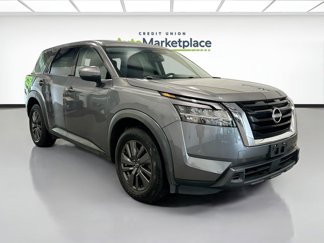 Used 2022 Nissan Pathfinder S image 1