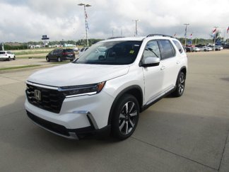 New 2025 Honda Pilot Touring image 1