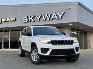 New 2025 Jeep Grand Cherokee Laredo X image 1