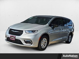 New 2026 Chrysler Pacifica Select image 1