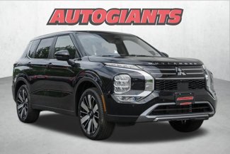 New 2025 Mitsubishi Outlander SE image 1