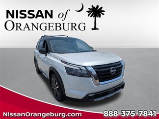 New 2025 Nissan Pathfinder Platinum image 1