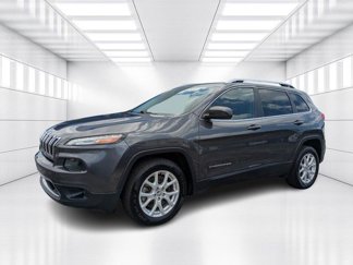 Used 2017 Jeep Cherokee Latitude image 1