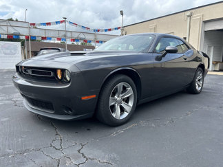 Used 2019 Dodge Challenger SXT image 1