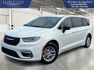 New 2025 Chrysler Pacifica Select image 1