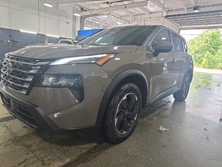 Used 2025 Nissan Rogue SV image 1