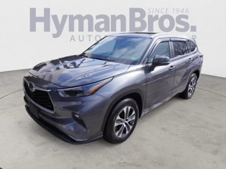 Used 2023 Toyota Highlander XLE image 1