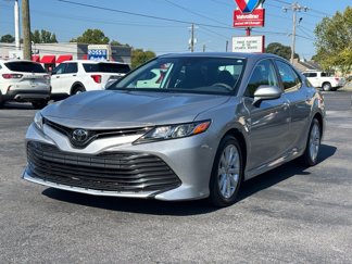 Used 2020 Toyota Camry LE image 1
