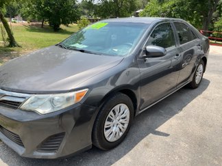 Used 2014 Toyota Camry LE image 1