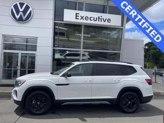 Certified 2024 Volkswagen Atlas Peak Edition SEL image 1