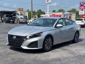 Used 2023 Nissan Altima 2.5 SV image 1