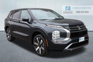 New 2025 Mitsubishi Outlander SE image 1