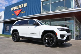 Used 2023 Jeep Grand Cherokee Limited w/ Black Appearance Package image 1