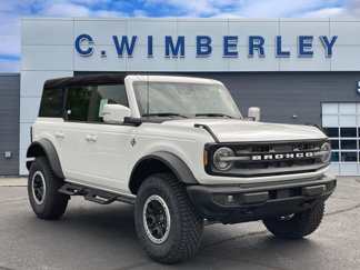 New 2024 Ford Bronco Outer Banks w/ Sasquatch Package image 1