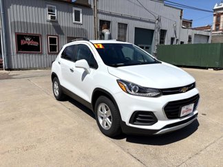 Used 2017 Chevrolet Trax LT w/ LT Convenience Package image 1