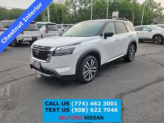 New 2025 Nissan Pathfinder Platinum image 1