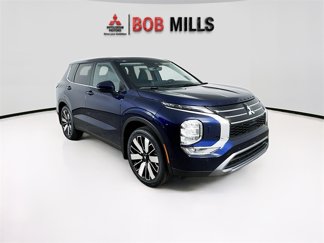 New 2025 Mitsubishi Outlander SE image 1