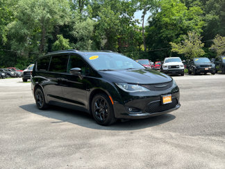Certified 2020 Chrysler Pacifica Touring-L w/ S Appearance Package image 1