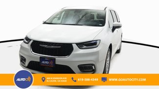 Used 2023 Chrysler Pacifica Touring-L image 1
