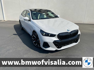 New 2026 BMW 550e xDrive w/ Premium Package image 1