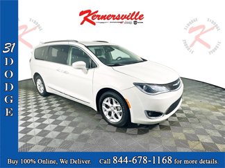 Used 2020 Chrysler Pacifica Touring-L Plus w/ Tire & Wheel Group image 1