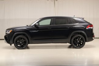 Used 2022 Volkswagen Atlas Cross Sport SE image 1