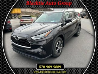 Used 2021 Toyota Highlander XLE image 1