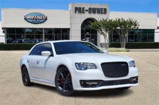 Certified 2023 Chrysler 300 C image 1