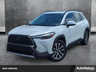 Used 2024 Toyota Corolla Cross XLE image 1