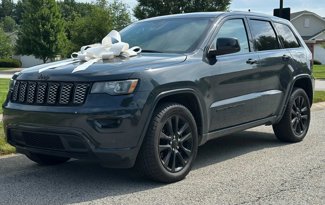 Used 2018 Jeep Grand Cherokee Altitude image 1
