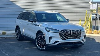 Used 2025 Lincoln Aviator Reserve w/ Equipment Group 201A image 1
