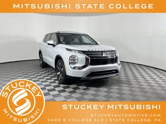 New 2025 Mitsubishi Outlander SE image 1