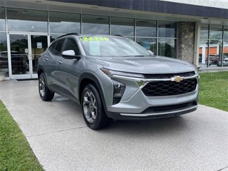 Certified 2024 Chevrolet Trax LT image 1