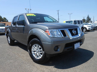 Used 2018 Nissan Frontier SV image 1