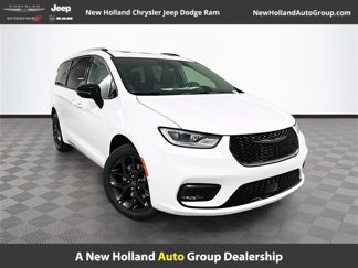 New 2026 Chrysler Pacifica Limited image 1