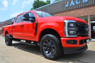 New 2025 Ford F250 4x4 Crew Cab Super Duty image 1