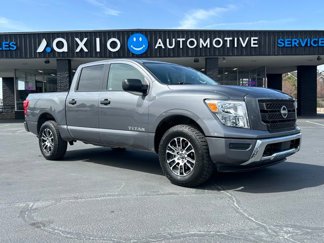 Used 2023 Nissan Titan SV image 1