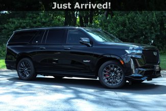 Used 2024 Cadillac Escalade ESV V w/ LPO, ONYX Package image 1
