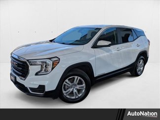 Used 2024 GMC Terrain SLE image 1