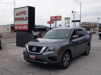 Used 2018 Nissan Pathfinder S image 1