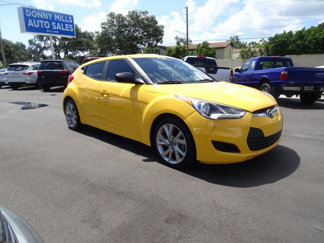 Used 2016 Hyundai Veloster image 1