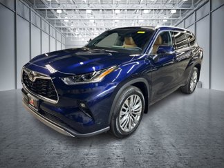 Used 2025 Toyota Highlander Platinum image 1