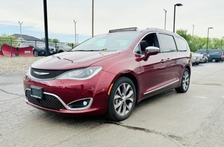 Used 2020 Chrysler Pacifica Limited w/ Tire & Wheel Group image 1