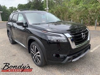 New 2025 Nissan Pathfinder Platinum image 1
