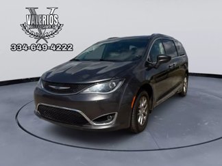 Used 2020 Chrysler Pacifica Touring-L image 1